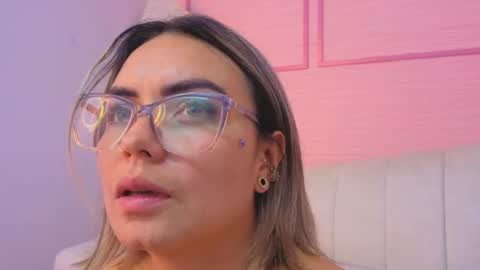 Isabella online show from June 12, 2:05 pm