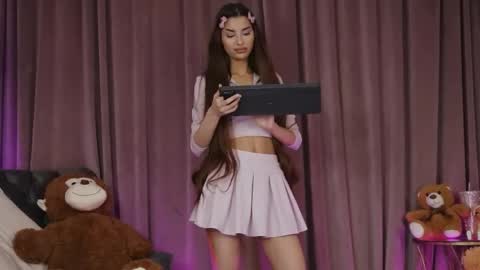 zariaavera online show from March 31, 7:36 pm