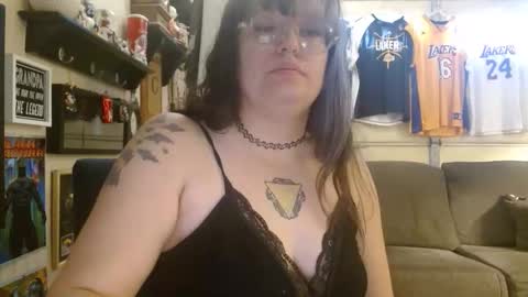 zawmbiemoonz online show from April 19, 2:29 pm