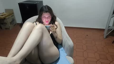 zelda_princess77 online show from July 23, 4:10 am