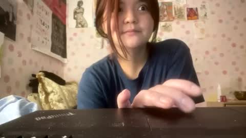 zeldasayre_ online show from August 8, 7:02 pm