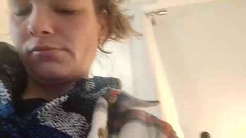 Snapshot of zellelajay2009 chatting on February 17, 3:55 pm KENDAL Kaylee online show from February 17, 3:55 pm