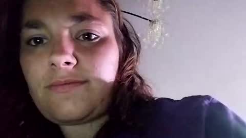 Snapshot of zellelajay2009 chatting on October 2, 10:14 am KENDAL Kaylee online show from October 2, 10:14 am