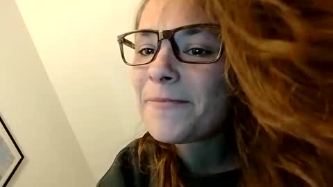 Snapshot of zellelajay2009 chatting on February 12, 6:19 am KENDAL Kaylee online show from February 12, 6:19 am