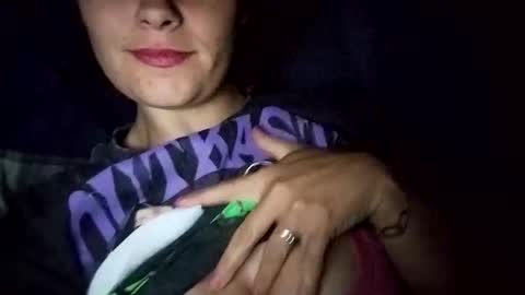 Snapshot of zellelajay2009 chatting on October 17, 4:27 am KENDAL Kaylee online show from October 17, 4:27 am