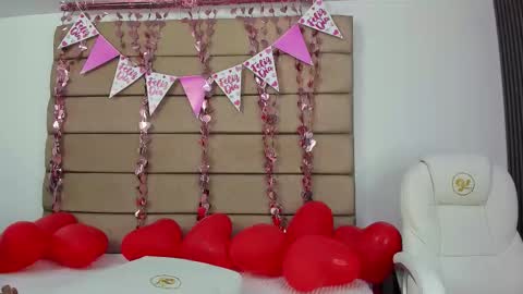 Zenda Evans online show from February 16, 3:59 am