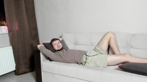 Andrew online show from October 25, 3:40 am