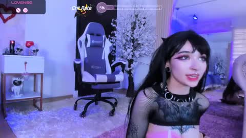 Snapshot of zephirah_abney chatting on February 16, 8:22 pm online show from February 16, 8:22 pm