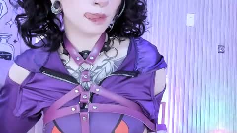 Snapshot of zephirah_abney chatting on October 9, 3:17 pm online show from October 9, 3:17 pm