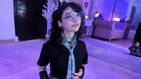 Snapshot of zephirah_abney chatting on March 3, 8:32 pm online show from March 3, 8:32 pm