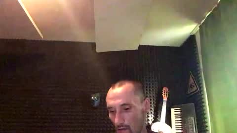 zervale online show from December 5, 9:44 am