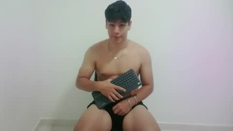 zeus_183 online show from February 21, 7:11 am