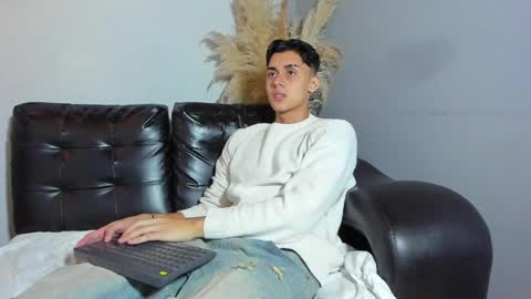 Zeus Brant online show from April 11, 1:04 pm