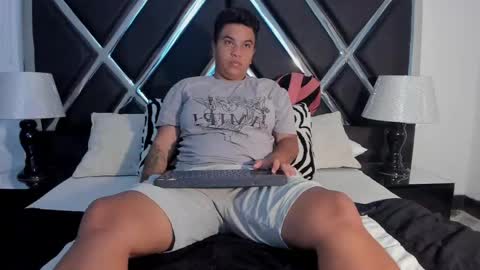 zeussmithh online show from April 13, 12:31 pm