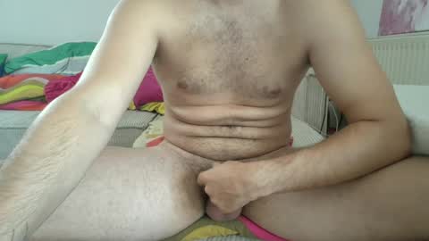zeuzi1995 online show from July 3, 9:03 am