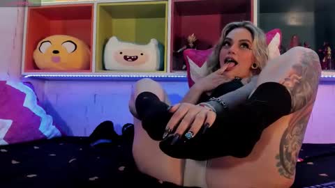 zihaadams_ online show from March 14, 9:08 pm