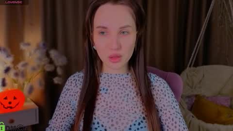 Zlata  Mon Tue Thu Fri Sun Sa GMT 3 0000pm - 0600pm  online show from October 31, 5:02 pm