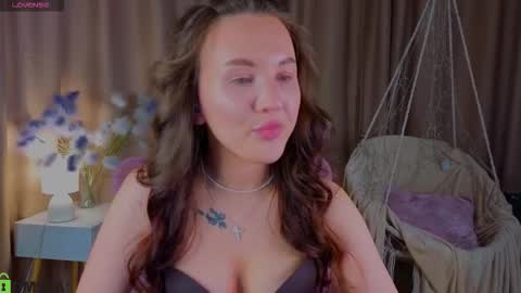 Zlata  Mon Tue Thu Fri Sun Sa GMT 3 0000pm - 0600pm  online show from October 5, 5:09 pm