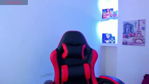 Z O E online show from April 11, 8:35 pm