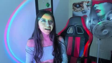 Z O E online show from September 25, 8:49 pm