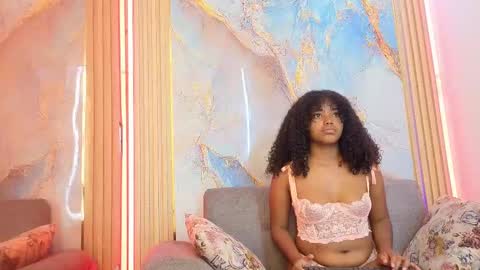 Zoe Grence online show from October 1, 6:40 pm