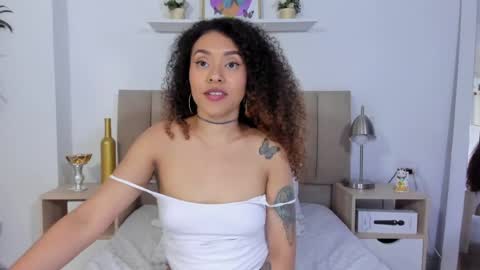 Zoe Gruber online show from August 7, 1:15 am