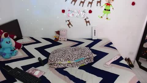 zoe  online show from January 18, 2:48 pm