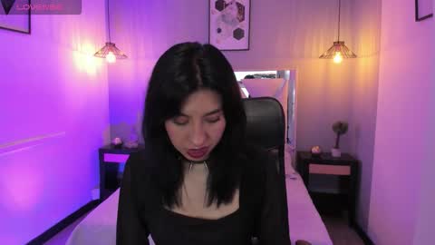 zoe_moreau online show from March 10, 7:29 pm