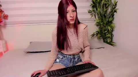 Zoe Olsen online show from June 18, 3:28 pm