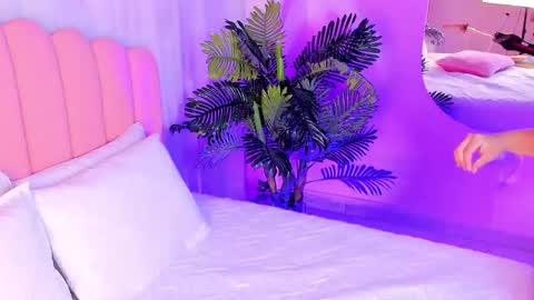 Zoe online show from February 19, 6:10 pm