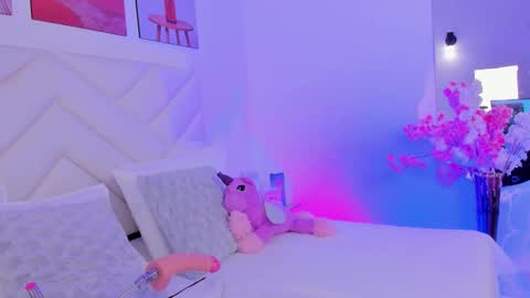 Zoe online show from February 21, 7:06 pm