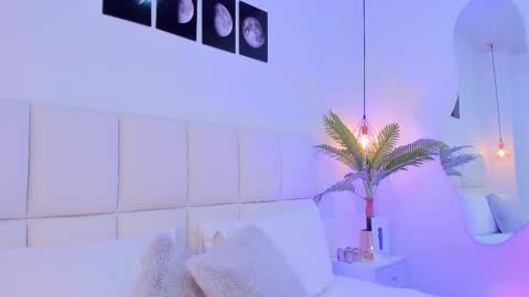 Zoe online show from September 20, 1:30 am