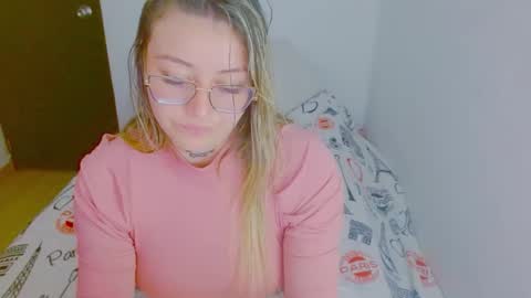 ZOE online show from February 23, 10:12 pm