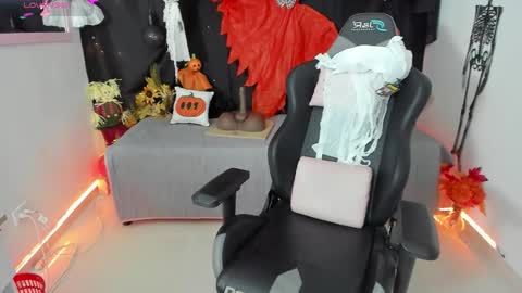 zoe_sullivan_ online show from October 2, 10:14 am