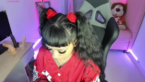 zoe_sullivan_ online show from January 31, 9:48 am