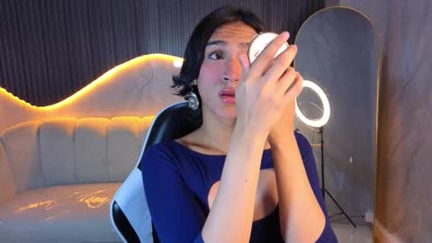 Zoe online show from March 3, 8:05 pm