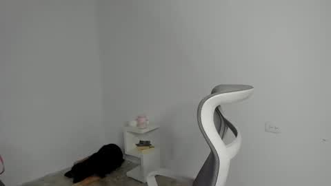 Zoe online show from April 24, 1:51 am