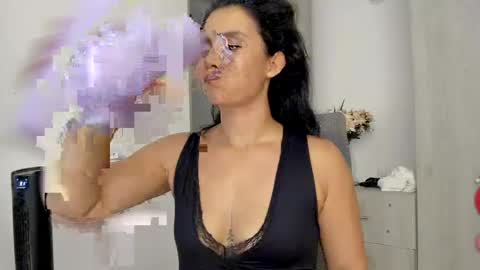 Zoe online show from June 23, 4:09 am