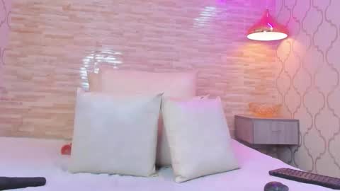 ZoeeSmitth online show from February 13, 12:19 pm