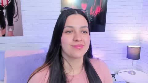 Snapshot of zoemurphy_ chatting on October 25, 5:24 pm ZOE  online show from October 25, 5:24 pm