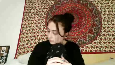 zoepleasing online show from March 4, 4:38 am