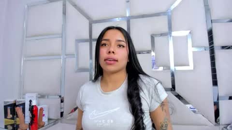 ZoeSwam online show from November 21, 5:00 pm