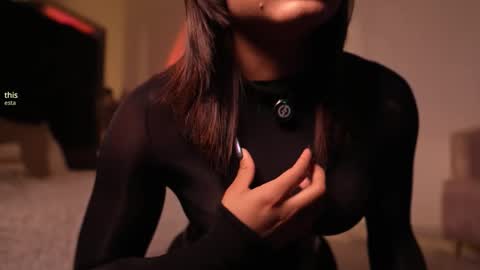 zoevidal_ online show from October 26, 12:28 pm