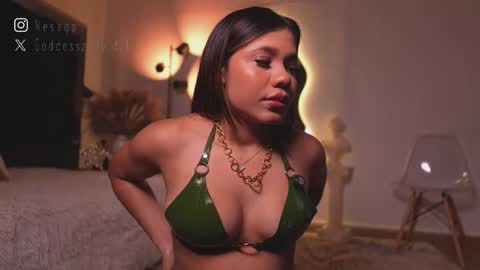 zoevidal_ online show from February 27, 12:09 pm