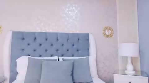 ZoeWilliis online show from June 9, 12:27 pm