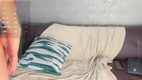 Zoe And Frienda online show from October 27, 1:49 am