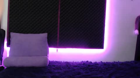 zpzphot online show from December 4, 10:20 pm