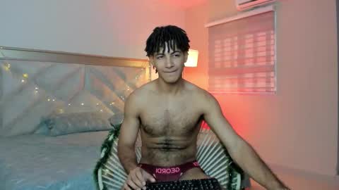 zyan_moreno online show from December 17, 6:36 pm