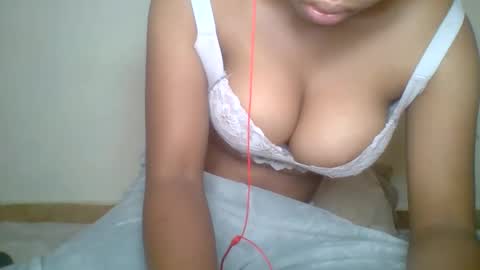 zyraelle_01 online show from June 2, 7:43 am